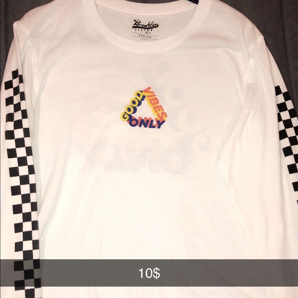 Men’s long sleeve graphic tee